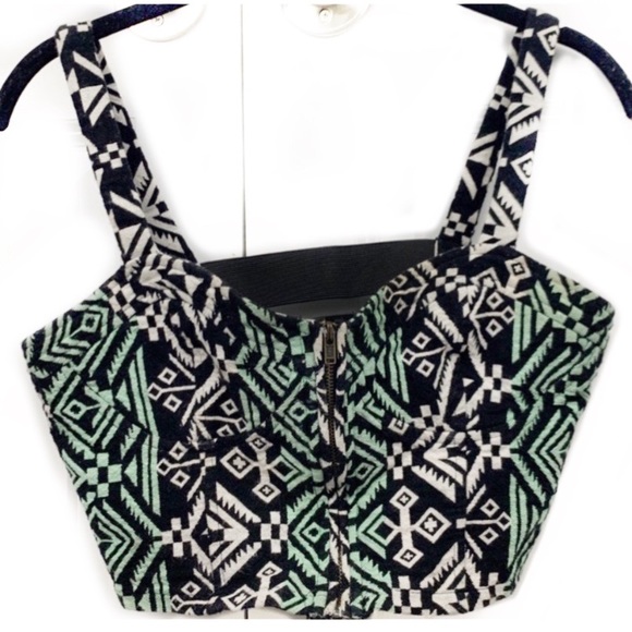 Urban Outfitters Tops - 3/$15🌿Urban Outfitters Banded Tribal Zip Crop Top